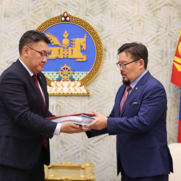 САНГИЙН САЙД Б.ЖАВХЛАН МОНГОЛ УЛСЫН 2023 ОНЫ ТӨСВИЙН ТӨСЛИЙГ ӨРГӨН БАРИЛАА