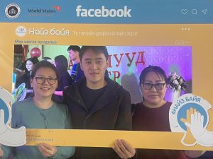 Read more about the article ХҮҮХДИЙГ ЗОДОЖ ШИЙТГЭХИЙГ ТАСЛАН ЗОГСООХ ОЛОН УЛСЫН ӨДӨРТ АЛБАН ХААГЧИД НЭГДЛЭЭ.