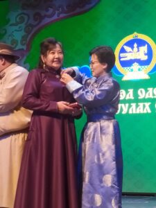 Read more about the article ТӨРИЙН ДЭЭД ОДОН МЕДАЛИАР ШАГНУУЛЛАА