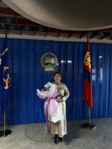 Read more about the article ТӨРИЙН ШАГНАЛ ХӨДӨЛМӨРИЙН ХҮНДЭТ МЕДАЛИАР САНХҮҮГИЙН ХЯНАЛТ ШАЛГАЛТЫН УЛСЫН АХЛАХ БАЙЦААГЧ Ц.БАТХУЯГ ШАГНАГДЛАА.